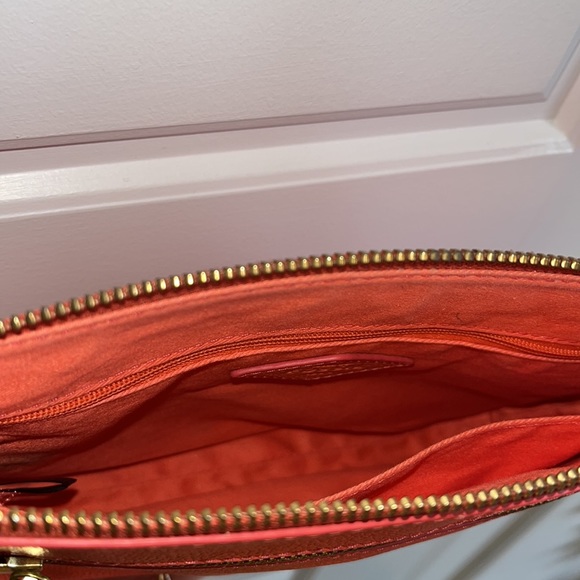 Leather Fossil cross body bag. - Picture 3 of 3